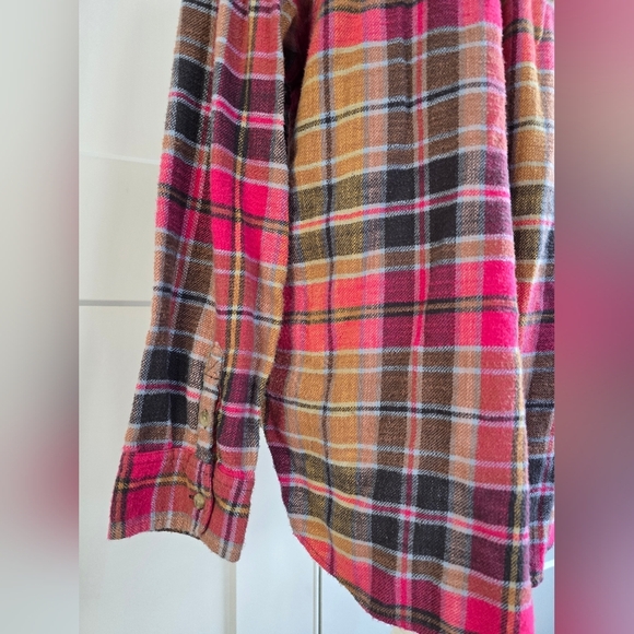 American Eagle Plaid Button-Up Shirt in Pink and Brown - Picture 2 of 9